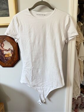 Abercrombie & Fitch White Short-Sleeve Crew Neck Bodysuit